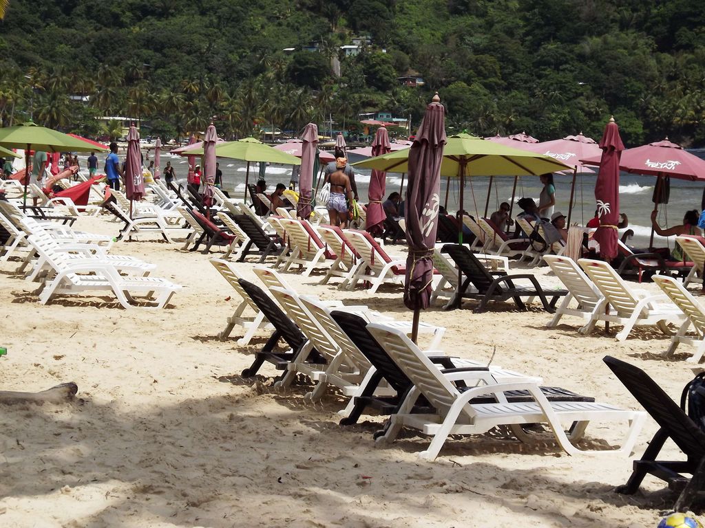 UDeCOTT to manage Maracas Beach, plan to clamp down on illegal chair
