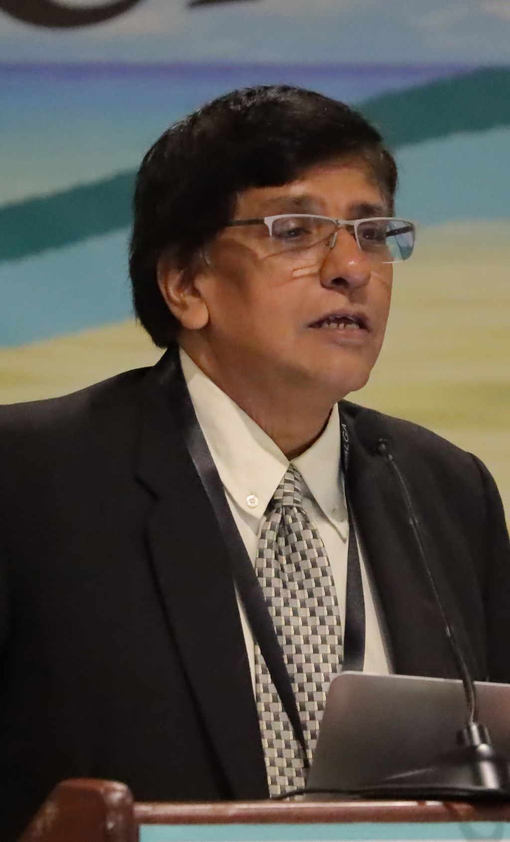Analysts: PM doing ‘balancing act’ with Venezuela