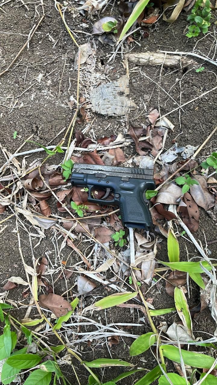 Firearm, bullet proof vests, tie straps seized, suspect arrested