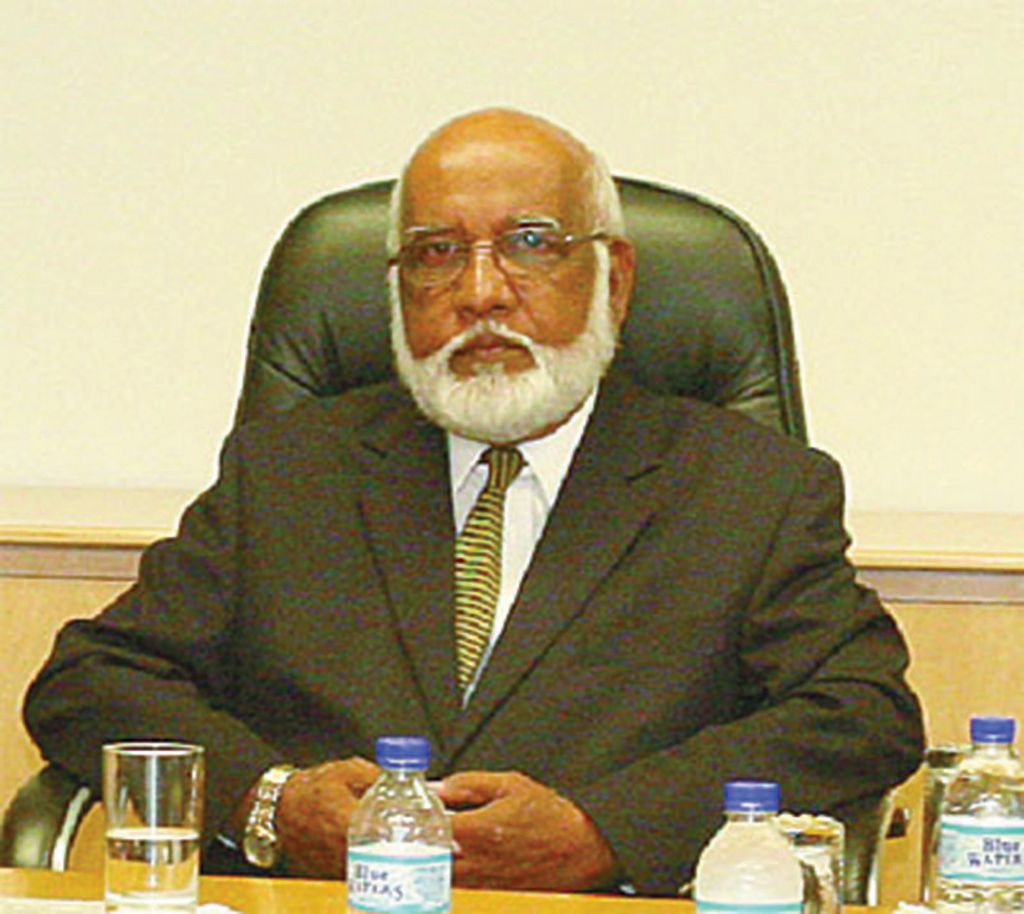 Former House Speaker calls on Parliamentarians to show more decorum