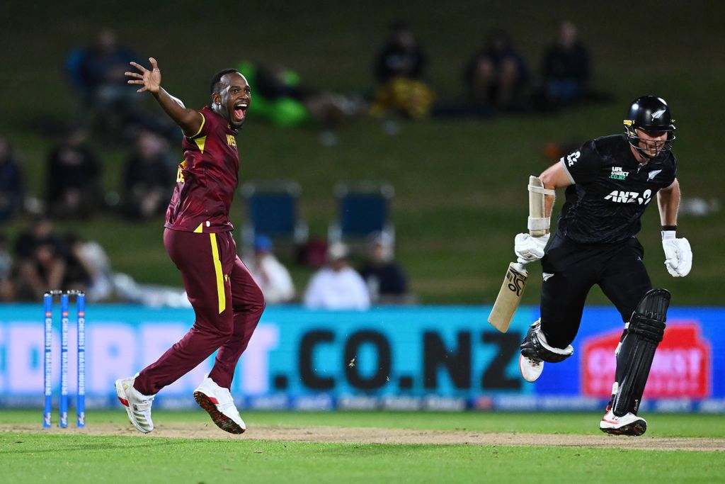 Henry, Chapman ensure New Zealand complete whitewash