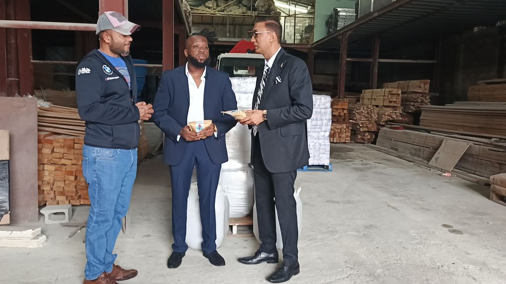 WeFeedTT sends 1,000 pounds of tilapia feed to Jamaica