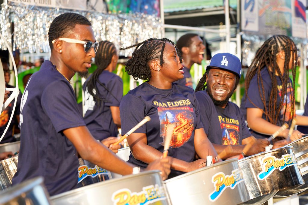 Medium bands chase Panorama glory today