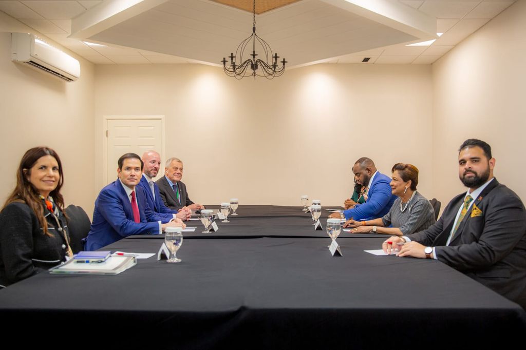 Refinery revival tops talks between Rubio, Kamla