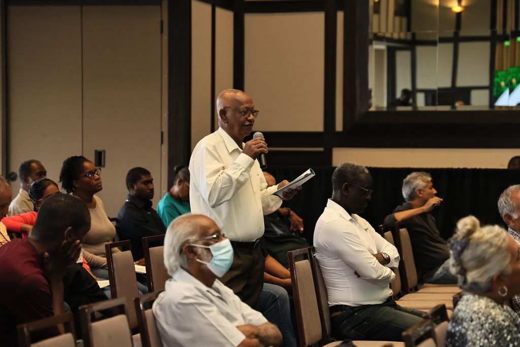 NEL shareholders question TSTT spending