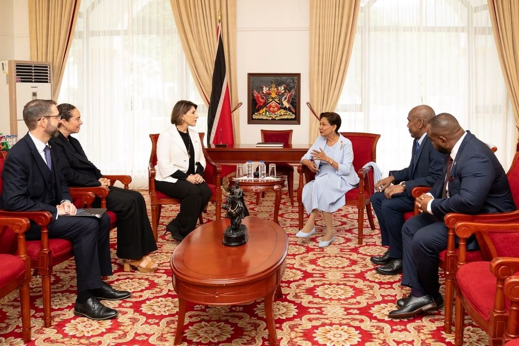 PM holds talks with high-level US delegation