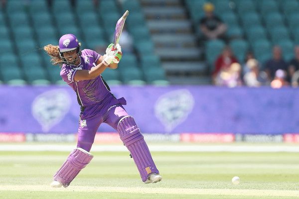West Indies Hayley Matthews of Hobart Hurricanes scored 41 not out to help her team to a nine-wicket win over Sydney Sixers.