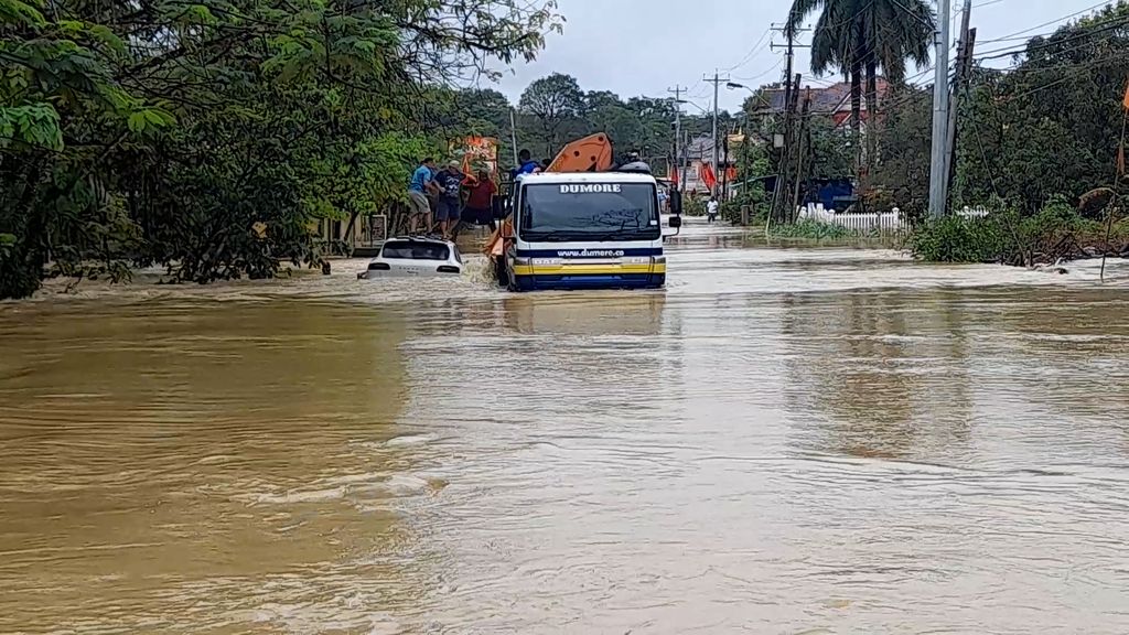 Residents, corporation overwhelmed as flood hits Sangre Grande and environs - Vimarsana News