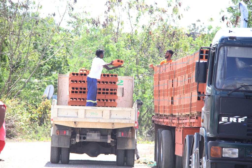 62 drivers fined for carrying excess weight - Vimarsana News