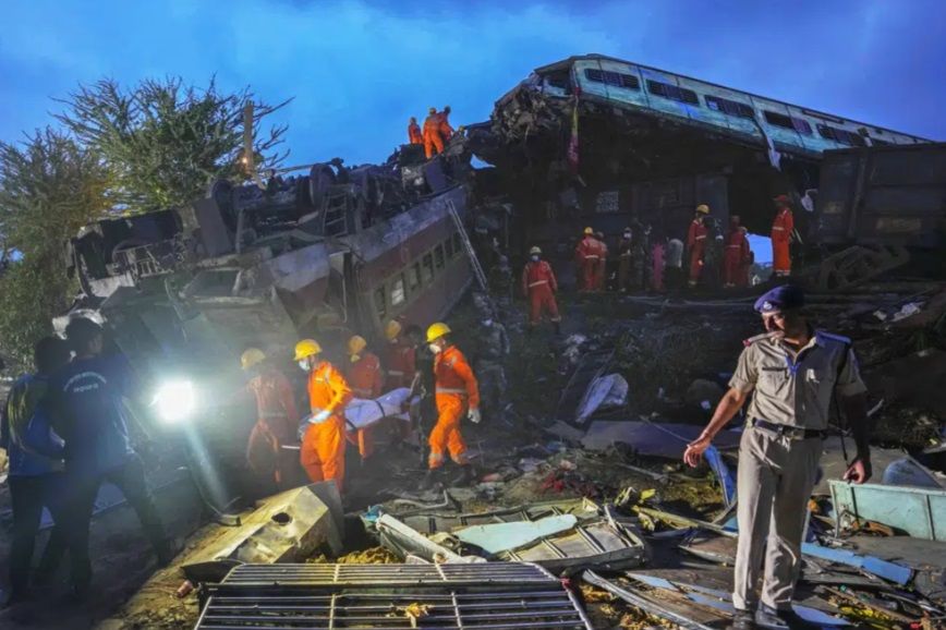Error in signaling system led to train crash that killed 275 people in India, official says - Vimarsana News