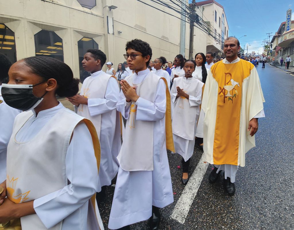 Priest takes on politicians, Christians: Too many leaders are liars - Vimarsana News