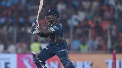 Rutherford plays crucial knock to lead Titans past RCB - Trinidad Guardian