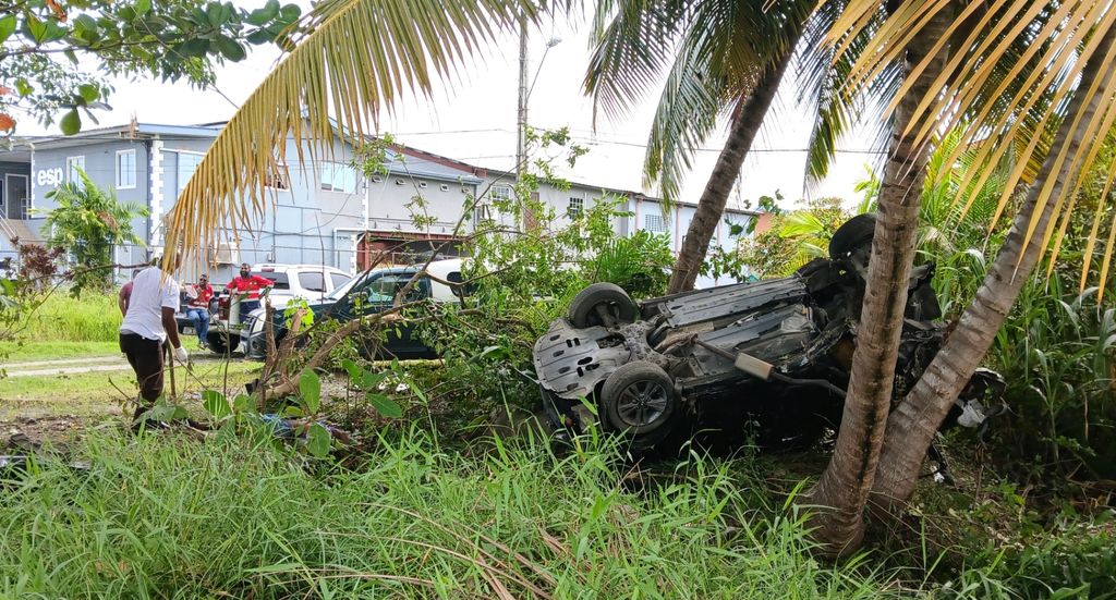 Two die in early morning accident - Trinidad Guardian