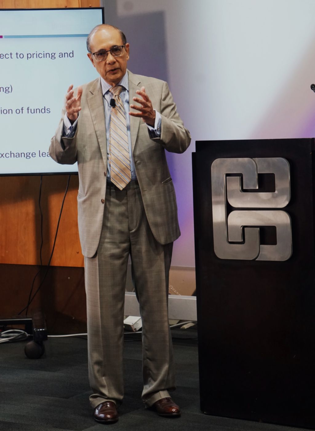 Howai: Govt makes exchange rate decisions, not the Central Bank ...