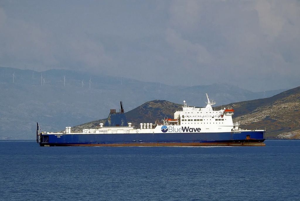 Temporary cargo ship secured for seabridge - Trinidad Guardian