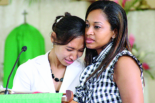 Kimberly Gay, left, and her 
sister Crystel. 
Photo: Jennifer Watson